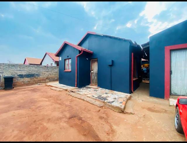 2 BEDROOM HOUSE FOR SALE IN PROTEA GLEN